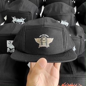 Topi 5 Panel Snapback Cowok: Pilihan Topi Distro Premium