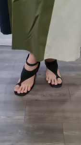 [ẢNH THẬT-FREESHIP] Sandal nữ xỏ ngón khóa kéo sau gót nhọn ROSATA RO707 -8p- Đen Trắng - BKSTORE