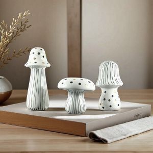 Modern Minimalist Hand-Painted Ceramic Mushroom Cat Decorative Figurine Black Gold Spot Design Living Room Decor Accessories