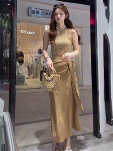 Bộ hai mảnh nữ BINKAFENNY gồm áo len dệt kim và chân váy