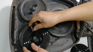 CHAT WITH US FIRST FOR YOUR FLOOR MACHINE VALIDATION! Pad Grabber for Black & Decker / Macys 3-piece set. Pad Grabbers Pads not included Actual Grabber Base: 5" in OD.