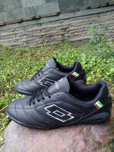 Sepatu futsal lotto merah putih premium(sol jahitan keliling)