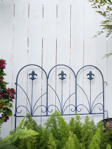 Garden Small Fence Courtyard Iron Art Fence Climbing Vine Stakes Outdoor Balcony Flower Bed Hedge Plant Short Railings