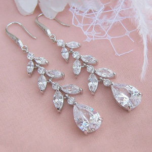 Huitan Fashion Drop Earrings for Women Brilliant AAA Cubic Zirconia Romantic Ladys Earrings Party Fancy Gift Jewelry Wholesale