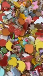 [Hàng sẵn HCM] 100 Túi Mù Charm Phát Sáng Labubu Capybara Gấu Dâu Kuromi Melody Kitty Đồ chơi Cho Bé