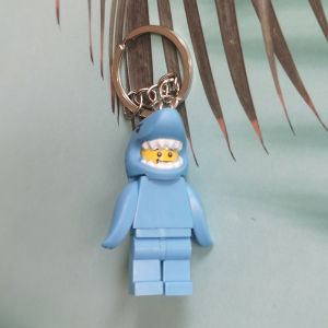 ของเล่นโมเดลต่อ Plush Keychain Backpack Sharkman PG927 ของขวัญสำหรับคู่รัก ของเล่นบล็อกการ์ตูน ชิ้นส่วนเสริมสำหรับผู้ชายและผู้หญิง