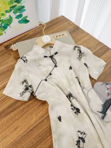 New Chinese Style Short Sleeve Retro Younger Version Qipao in Beige Color for Daily Wear Elegant Long Cheongsam Polyester Fiber