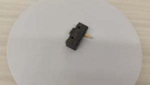 แท้เดิม Omron ที่ขายดีที่สุดวัตถุประสงค์ทั่วไปสวิทช์พื้นฐาน Z-15GS-B Z-15GD-B Z-15ESR ความแม่นยำสูงและหลากหลาย