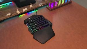 HXSJ | Ergonomic 35-Key Gaming Keyboard with RGB Lighting USB Powered One-Handed Design Thin Film Keys for Enhanced Gaming Experience