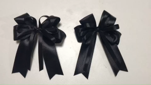 โบว์ติดผมสีดำ 2 ชั้น หกหู 3.5 นิ้ว สีดำ 1 คู่ (หางโบว์ไม่แตก)