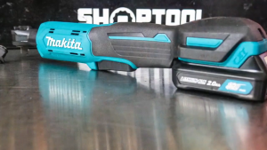 (100% original) Cordless ratchet wrench WR100DZ 1/2 inch 18v includes 2 batteries and 1 charger Cordless ratchet wrench