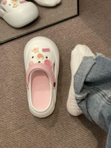 รองเท้าแตะแบบสวมหัวลายการ์ตูนน่ารักสำหรับผู้หญิงในช่วงฤดูร้อนปี 2025 รองเท้าแตะชายหาดแบบลำลองสำหรับใส่กลางแจ้ง รองเท้าแตะแบบสวมหัวแบบสองทาง