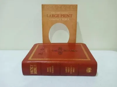 SOFT LEATHERETTE HOLY BIBLE KJV COMPACT - LARGE PRINT / OLD & NEW TESTAMENT / GOLD EDGE / RED LETTER / ENGLISH / KING JAMES VERSION
