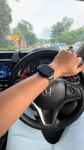 Universal Carbon Fibre Leather Steering Wheel Grip – Anti-Slip & Stylish Design