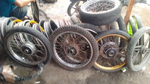 velg pelek belakang Honda Supra belakang barang asli original copotan masih layak pakai