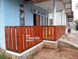 Pagar kayu minimalis/Pagar kayu mahoni full kayu mahoni/Pagar rumah kayu ukuran 100x100cm/Pagar rumah kayu minimalis modereun/Pagar minimalis