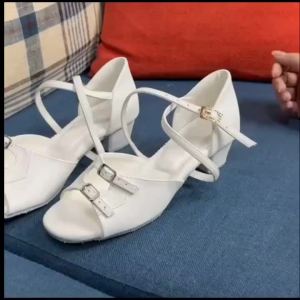 ใหม่สาวห้องบอลรูมรองเท้าเต้นรำละตินผู้หญิงเด็กรองเท้าเต้นรำผู้หญิงมืออาชีพเด็ก/เด็ก /Salsa ปฏิบัติรองเท้ารองเท้า