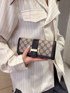 Internet Celebrity Special-Interest Design Classic Fashion Small Wallet Womens Short Multi-Card Buckle Three Foldable Hand Long Wallet