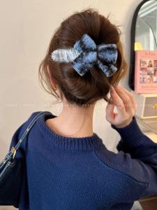 กิ๊บติดผมรูปปากเป็ดขนาดใหญ่สไตล์วินเทจสำหรับผู้หญิง กิ๊บติดผมรูปผีเสื้อสไตล์น้ำหอมขนาดเล็ก ทรงผมแบบใหม่ปี 2024 ที่ด้านหลังศีรษะ