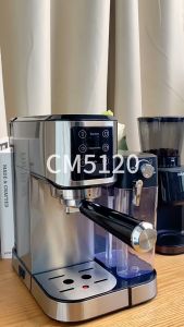เครื่องชงกาแฟ กึ่งอัตโนมัติ รังสรรเมนูได้ ตามสไตล์ 850W แทงค์น้ำ1.6L มีที่ตีฟองนม