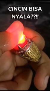 Cincin Batu Merah Delima Nyala Sulap Gimmick Merah Dalima Cincin Pria