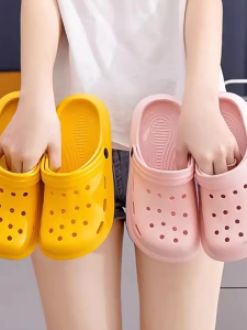 DS รองเท้าแตะแบบสวม รองเท้าหัวโต สวย เบามาก รองเท้าแฟชั่น รัดส้น พื้นหนาใส่สบาย กันลื่น กันน้ำรองเท้าลำลองแฟชั่น รองเท้าแตะ รองเท้าผู้หญิง รองเท้า รองเท้าแตะผู้หญิง ไซส์ 36/37-40/41