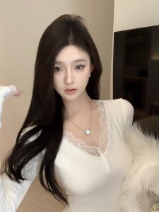 GUZILIAN | เสื้อยืดคอกว้างแขนยาวผ้าลูกไม้สีขาวทรงเข้ารูปสำหรับผู้หญิง ฤดูใบไม้ร่วง/ฤดูหนาว เสื้อผ้าทำงานสไตล์หวานๆ ดีไซน์ใหม่