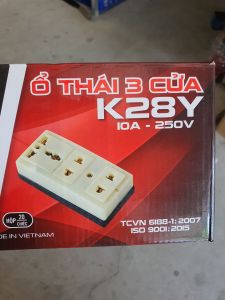 1 ổ cắm điện thái 3 cửa K28Y 250V