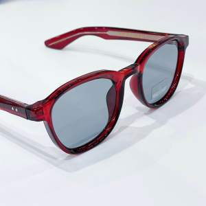 แว่นกันแดด ARTIST วินเทจสายอาร์ต แรร์ไอเทม หายากสุด RED HOT CHILI และ BLACK DARKBLUE หนุ่มสาวติสส์ ถูกใจสิ่งนี้ กดซื้อด่วนนน!!