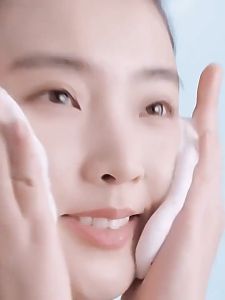 ส่งฟรี! 477 ไวท์เทนนิ่ง โฟมล้างหน้า ควบคุมความมัน ให้ความชุ่มชื่น ผิวขาวกระจ่างใส สูตรไมโคไลท์อ่อนโยน สำหรับผิวแพ้ง่าย ไม่ทำให้ผิวแห้งตึง สกินแคร์สุดฮิตใน ขาวลดเลือนจุดด่างดำ