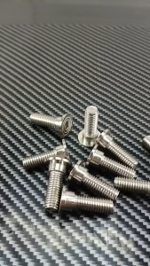 น๊อตจานดิสจี้ลายแบน (มีบ่าทั้งหมด) Hondaทุกรุ่น #12 มีบ่า เลสแท้ (ราคาต่อชุด )มีให้เลือกจำนวนเลือกรุ่น