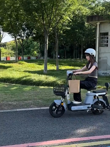 ส่งจากไทย ตัวล็อคหมวกกันน็อคมอเตอร์ไซค์ Handlebar Helmet Lock ที่ล็อคหมวกกันน็อคมอไซ อุปกรณ์กันขโมย ล็อคหมวกนิรภัย 22มม.-26มม. สีดำ2ปุ่ม