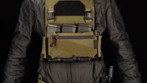 Oiking Tyrannosaurus AC-1 Lightweight Plate Carrier Set Velcro Shoulder Strap Adjustable Side Panel with Six Storage Pouch QASM Front Buckle - Included Triple Mag Pouch and Candy Bag - for Outdoor Wargame Hunting