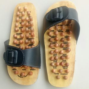 sandal rematik kayu untuk laki laki dan permpuan