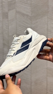 KING OF DRIBBLE Sepatu Sneakers Mills Revolt Edge 9702107