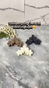 DRACC239 Klip Rambut Estetik Bunga Kamboja Hair Clip Bunga Jepit Rambut Korea