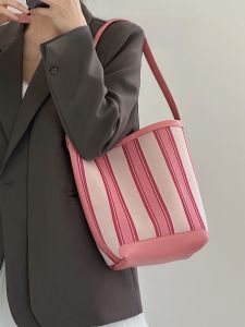 jpj | กระเป๋าถือผ้าไนลอนแบบลำลองสำหรับผู้หญิง JPJClassic ความจุขนาดใหญ่ กระเป๋าสะพายไหล่แบบลำลอง กระเป๋าถือแบบมีซิป