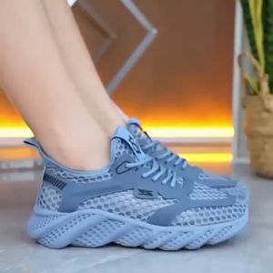 ISARO Giày Thể Thao Nam Thường Ngày Giày Nhanh Khô Ngoài Trời Chống Trơn Trượt Có Lỗ Thoáng Khí Giày Chạy Bộ Giày Ngược Dòng