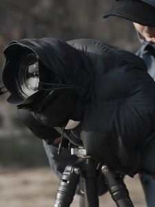 PGYTECH SLR camera cold cover micro single camera high fluffy down warm cover antifreeze waterproof protection suitable for Fuji Canon Sony cold cover