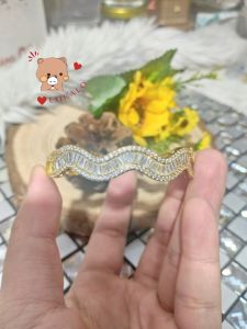 (Có Video) Vòng Tay Nữ Mạ Vàng 18k Lượn Sóng Đính Đá Cao Cấp - Đeo Khoá Rất Chắc - Giúp Sáng Đẹp Lên Đôi Tay Chị Em - Lokalo 5922