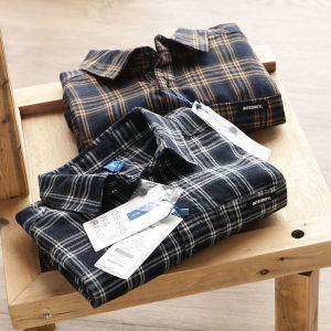 Carbon Brushed Japanese-Style Retro Contrast Color Check Shirt: A Must-Have for Men's Autumn Outfit