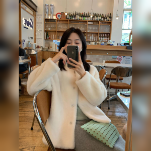 YUFUQING | White Thickened Lamb Fur Jacket Womens Winter Super Beautiful Personality Shaggy Fleece Skin And Hair Integrated Coat