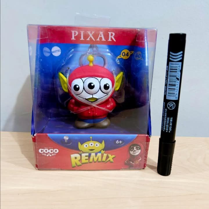 mainan action figure Disney Pixar Alien Remix figure of Miguel
