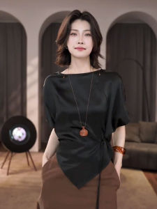 YUFUQING | ชุดเสื้อยืดแขนสั้นสีดำสไตล์ฝรั่งเศส ชุดกระโปรงสั้นเอวสูงหลวมๆ สองชิ้น ฤดูร้อนใหม่ เส้นใยโพลีเอสเตอร์ ปกติ