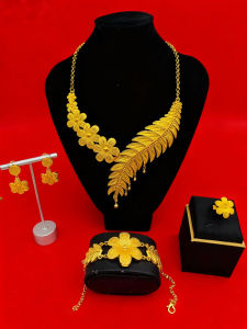 Gold Plated Pearl Crystal Rhinestone Necklace Ring Bracelet Earring Four Piece Set Womens Korean Style Bridal Jewelry