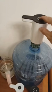 Pompa Galon Elektrik M-1000 Rechargeable USB Pompa Air Minum 2Tombol Dispenser Charger Praktis