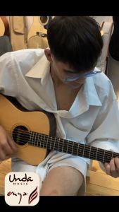 กีต้าโปรง EB-X1PRO ด้วยลำโพง เป็นไฟฟ้าที่ไม่ต้องเสียบตู้แอมป์ หรือเล่นกับตู้ มีเอฟเฟค บลูทูต 34นิ้ว และราคาที่ยอดนิยม