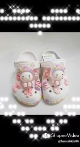 Tặng 12 Sticker-Dép Cross cho bé gái HannaKids Sục Croc Baya trẻ em Giày Cros Xăng đan màu Trắng viền hoa Sandal xuất