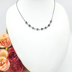 สร้อยคอลายโซ่คั่นดอกไม้ ความยาว 16 นิ้ว ชุบลงดำ ดูดี เครื่องประดับแฟชั่น พร้อมส่ง มีปลายทาง #ไว้ทุกข์ #ไว้อาลัยพระพันปี