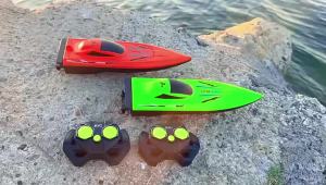 Realistic Crocodile & Python RC Boat - 2.4GHz Waterproof Remote Control Animal Ship High-Speed Pool Toy Gift for Kids Adults